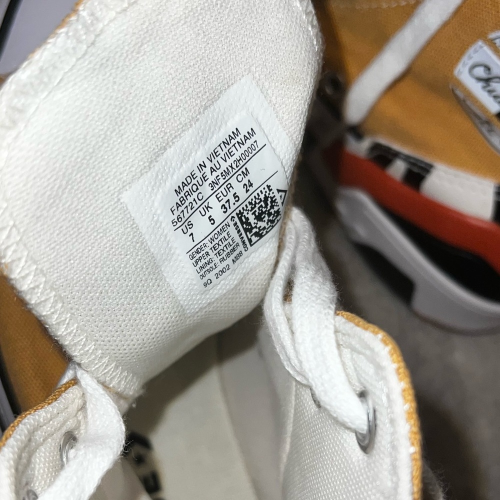 Converse Worn Once No Box - image 4